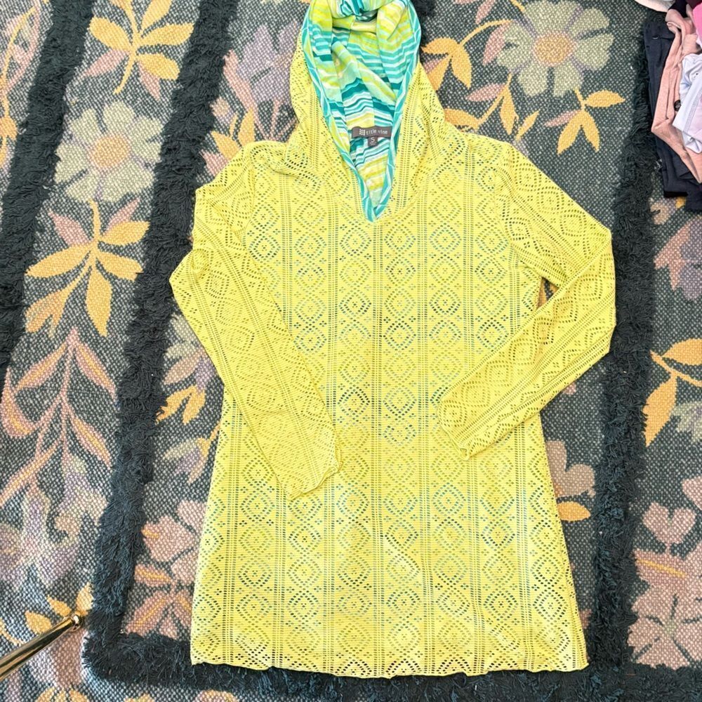 Title Nine Yellow/GreenBlue Swim Coverup Small Long Sleeve Pullover Rashguard